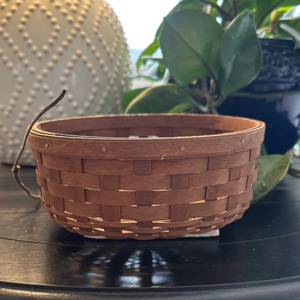 Longaberger Small Round Key Basket – Small Round Woven Basket | 7” x 3”